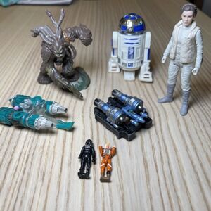 lot of 7 star wars figures